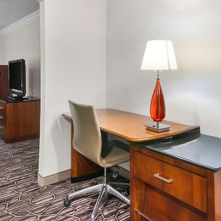 Surestay Plus By Best Western Fort Worth Benbrook Bagian luar foto