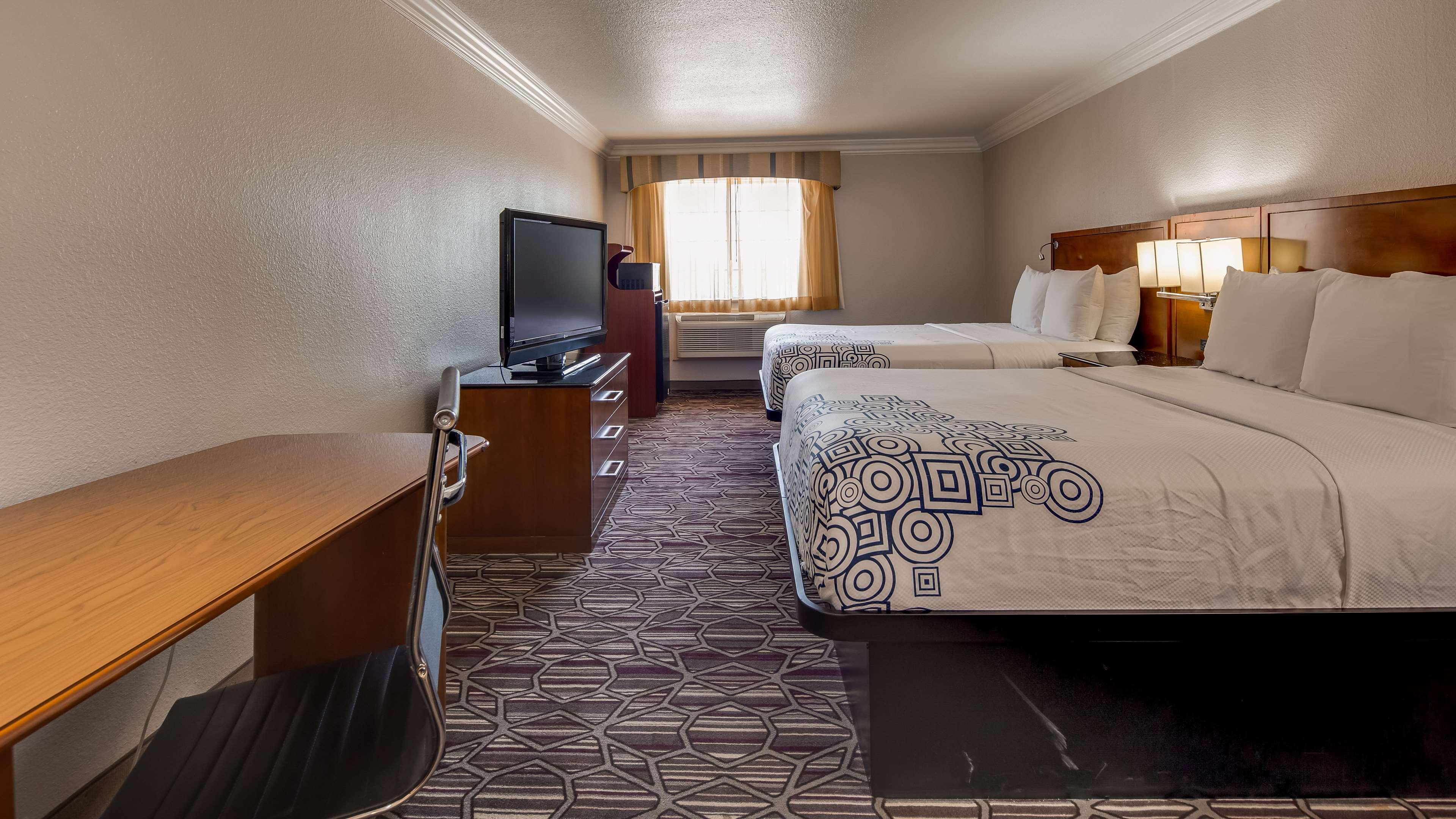 Surestay Plus By Best Western Fort Worth Benbrook Bagian luar foto