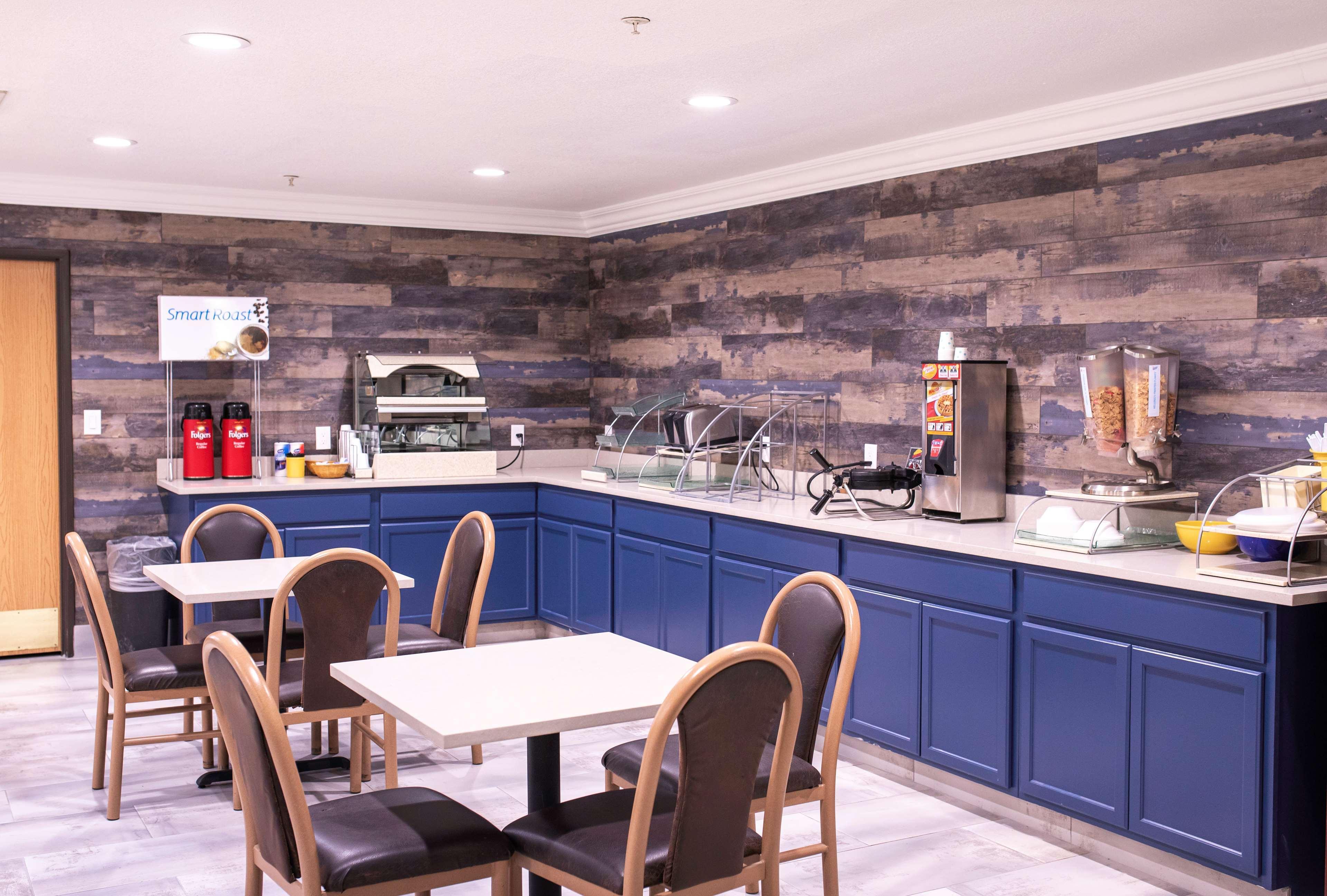 Surestay Plus By Best Western Fort Worth Benbrook Bagian luar foto