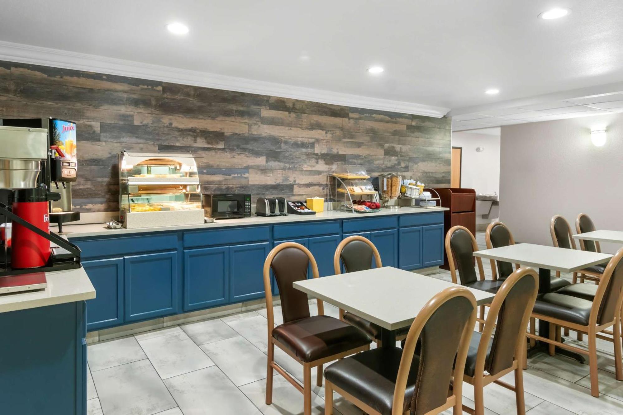 Surestay Plus By Best Western Fort Worth Benbrook Bagian luar foto