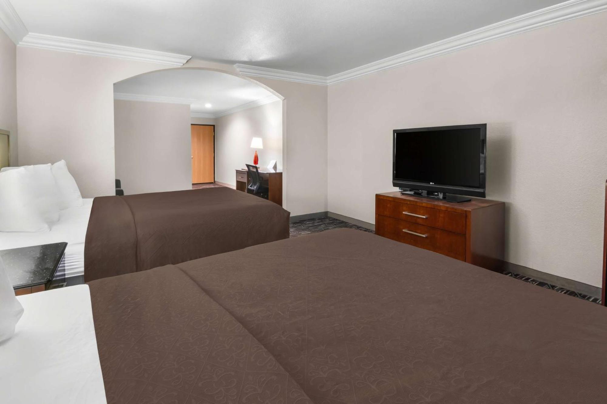 Surestay Plus By Best Western Fort Worth Benbrook Bagian luar foto