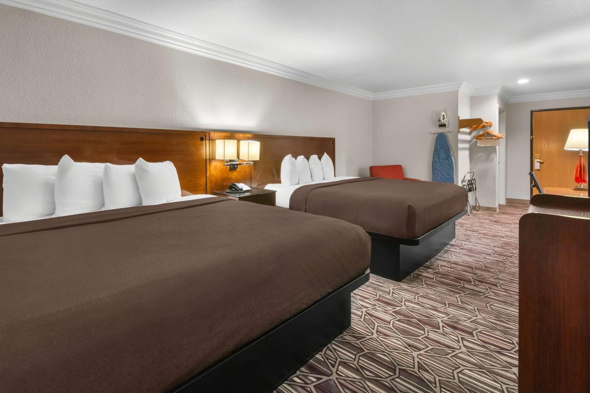 Surestay Plus By Best Western Fort Worth Benbrook Bagian luar foto