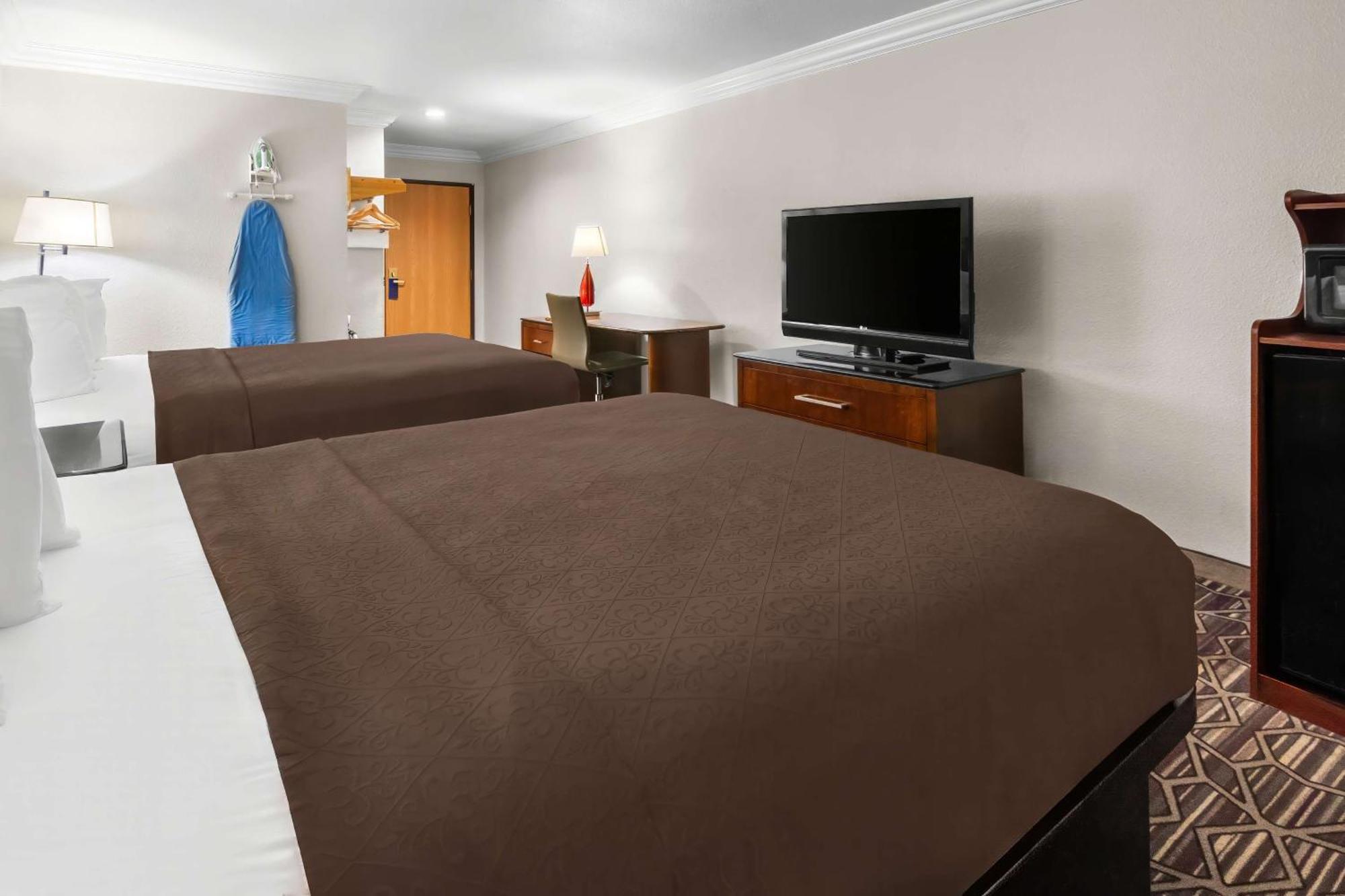 Surestay Plus By Best Western Fort Worth Benbrook Bagian luar foto