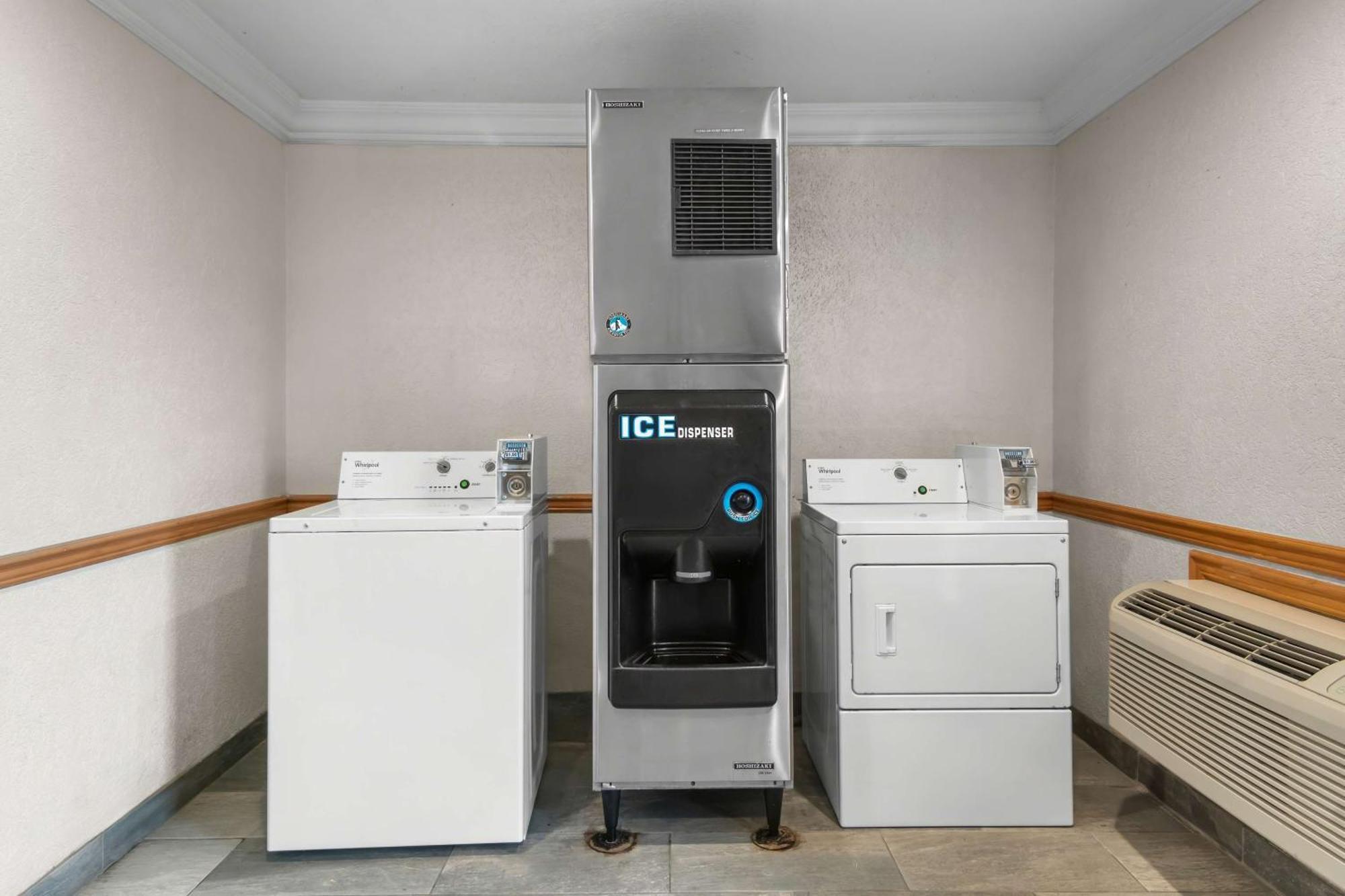 Surestay Plus By Best Western Fort Worth Benbrook Bagian luar foto