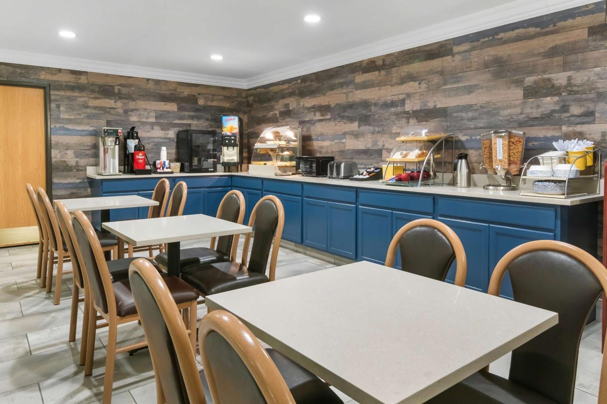 Surestay Plus By Best Western Fort Worth Benbrook Bagian luar foto