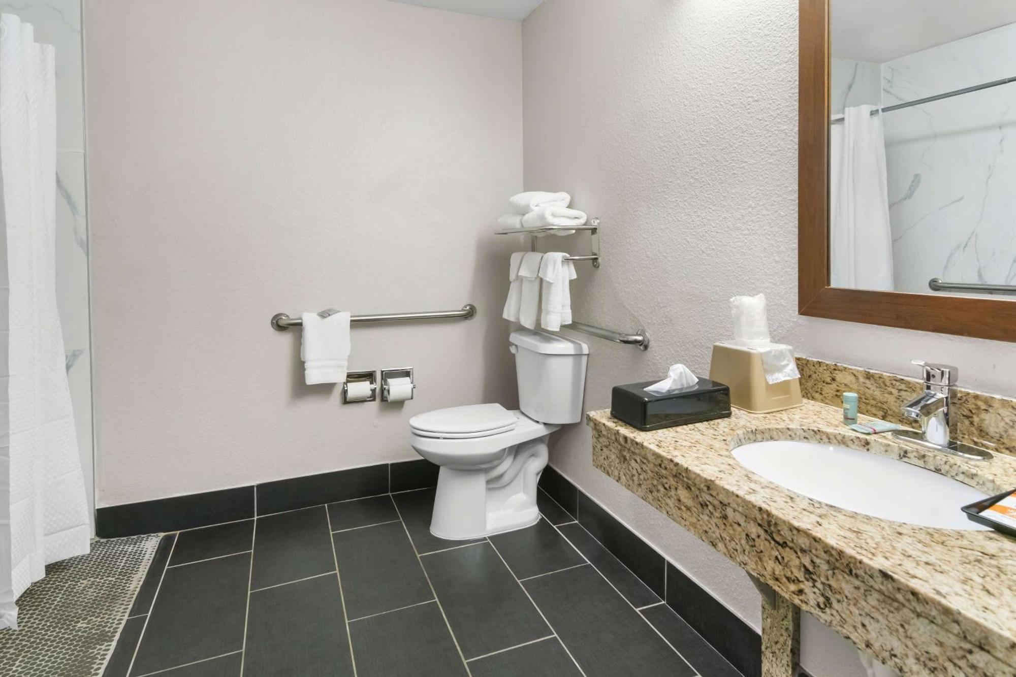 Surestay Plus By Best Western Fort Worth Benbrook Bagian luar foto