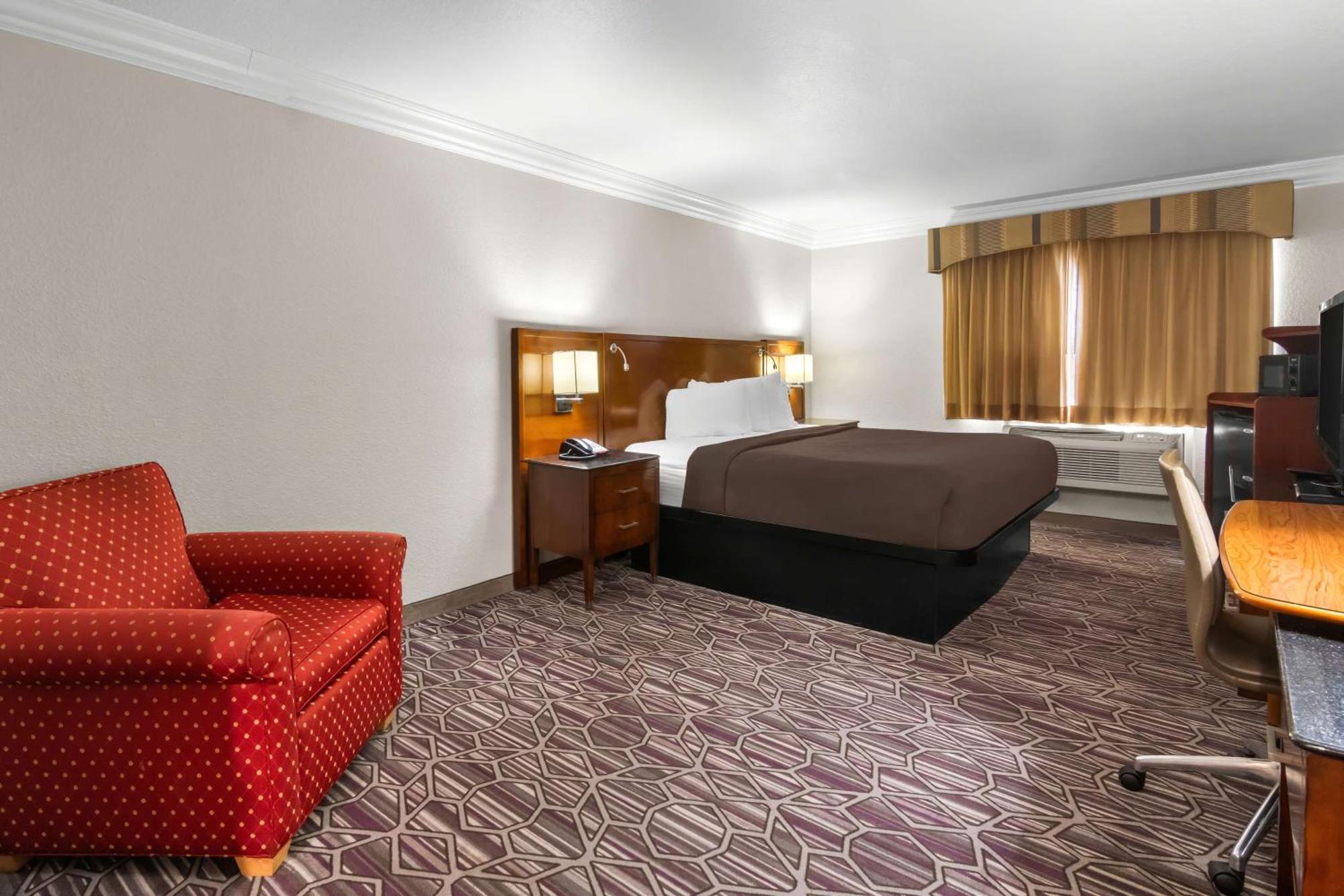 Surestay Plus By Best Western Fort Worth Benbrook Bagian luar foto
