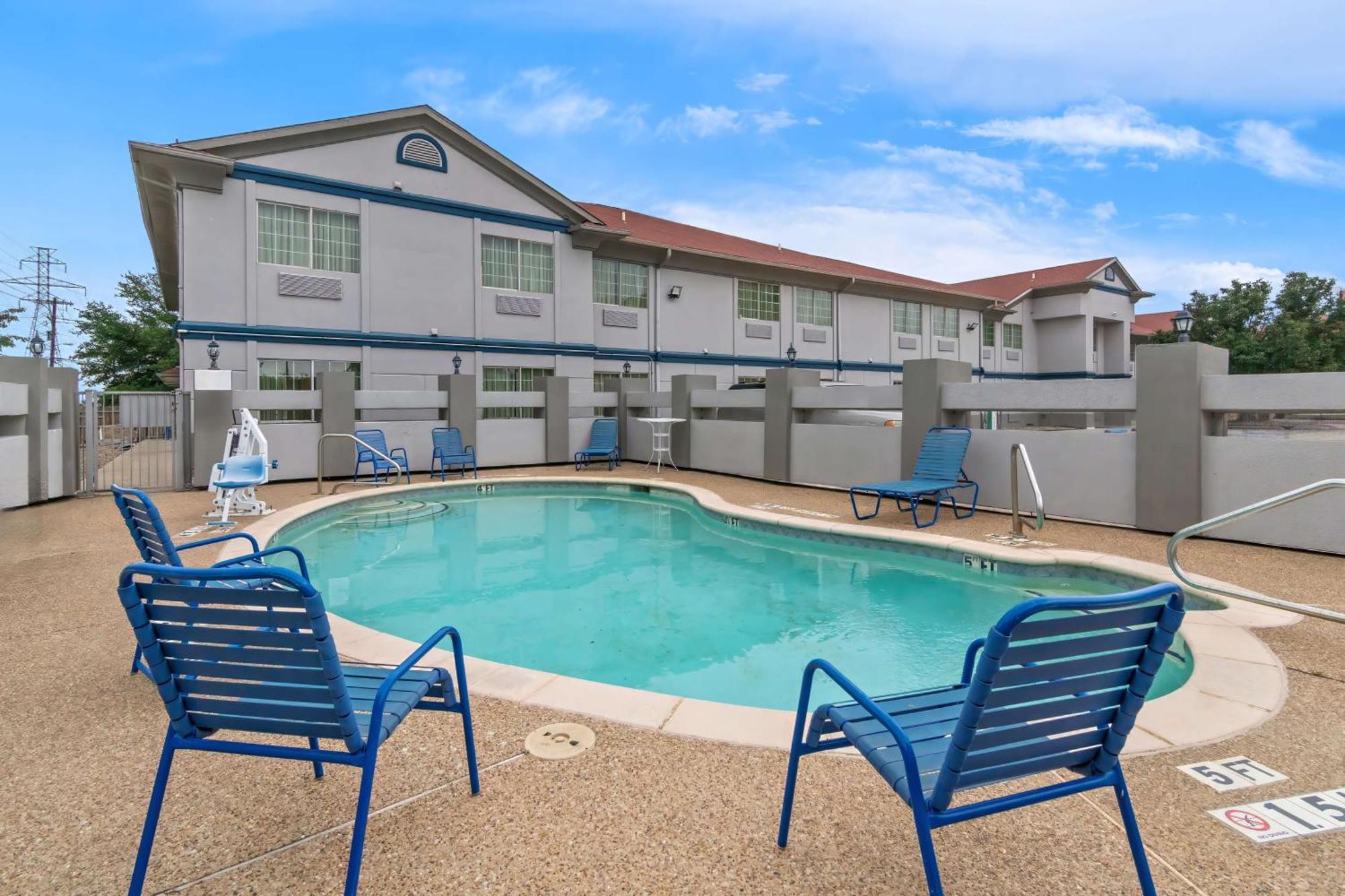 Surestay Plus By Best Western Fort Worth Benbrook Bagian luar foto