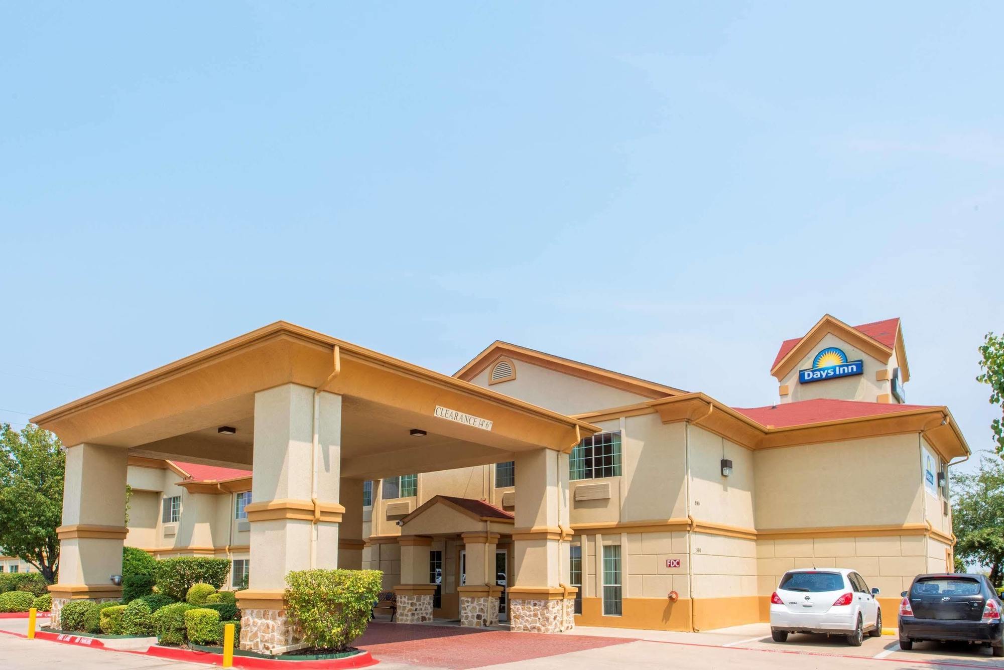 Surestay Plus By Best Western Fort Worth Benbrook Bagian luar foto